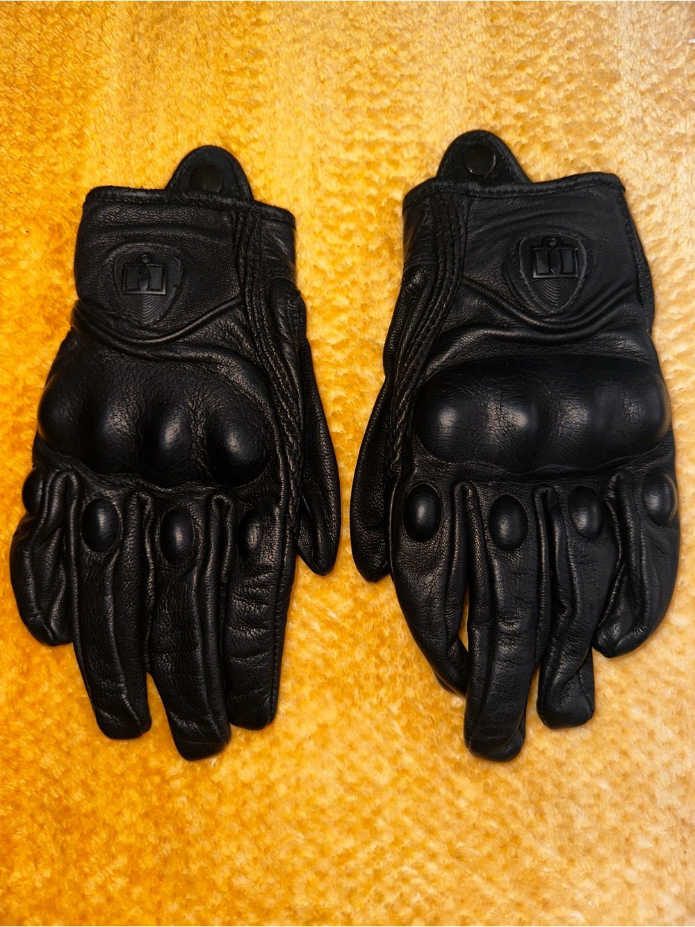 ICON PURSUIT WOMEN’S riding glove’s size M